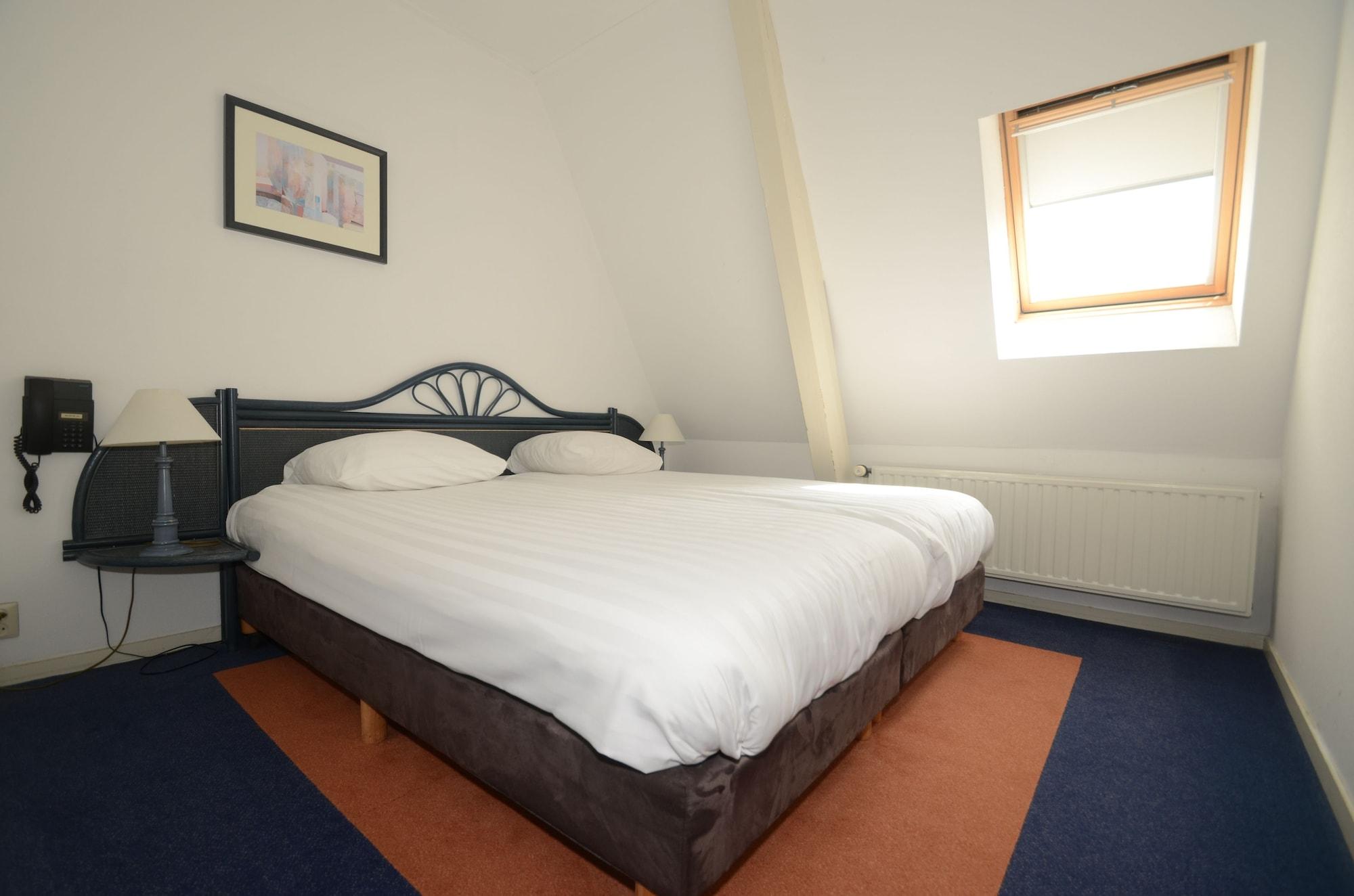 Fletcher Hotel Paleis Stadhouderlijk Hof Леэварден Экстерьер фото