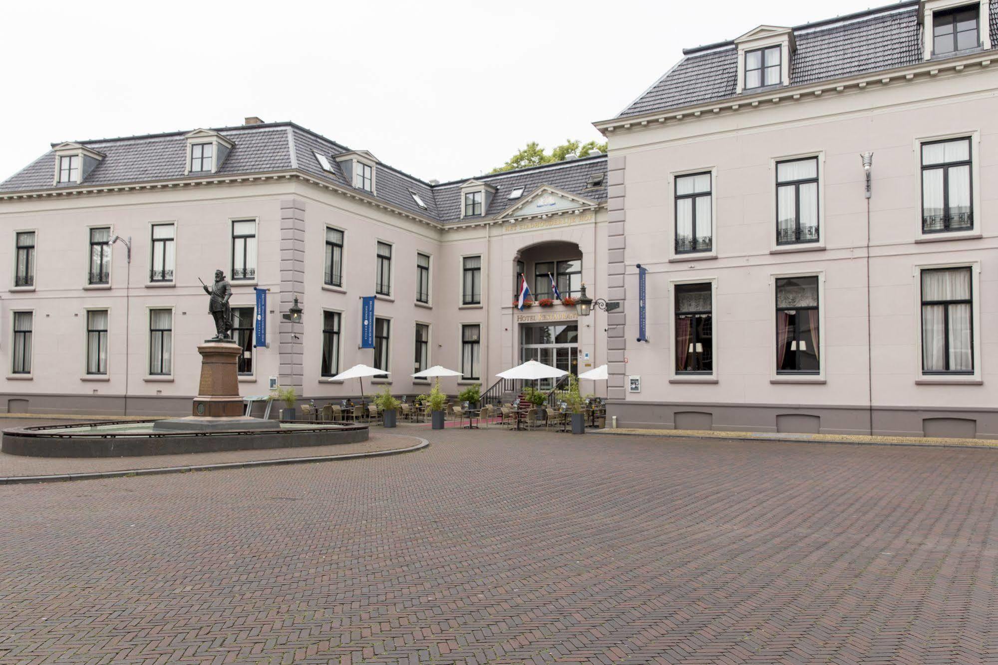 Fletcher Hotel Paleis Stadhouderlijk Hof Леэварден Экстерьер фото